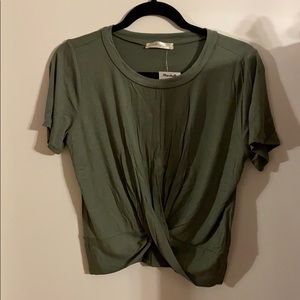 Jade tee with twist bottom